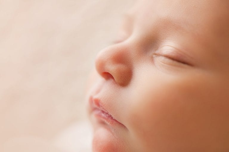 Read more about the article How to get baby to sleep in cot – a gentle transition from bassinet