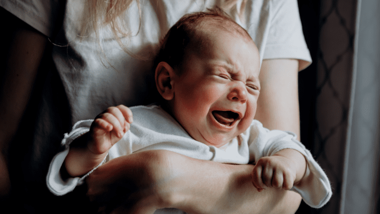 Read more about the article How to soothe a witching hour baby