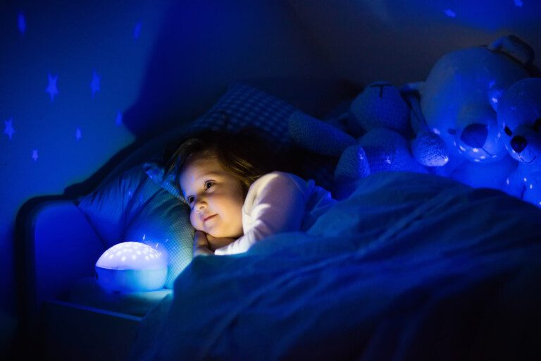 Read more about the article Is a red light for babies really the best?